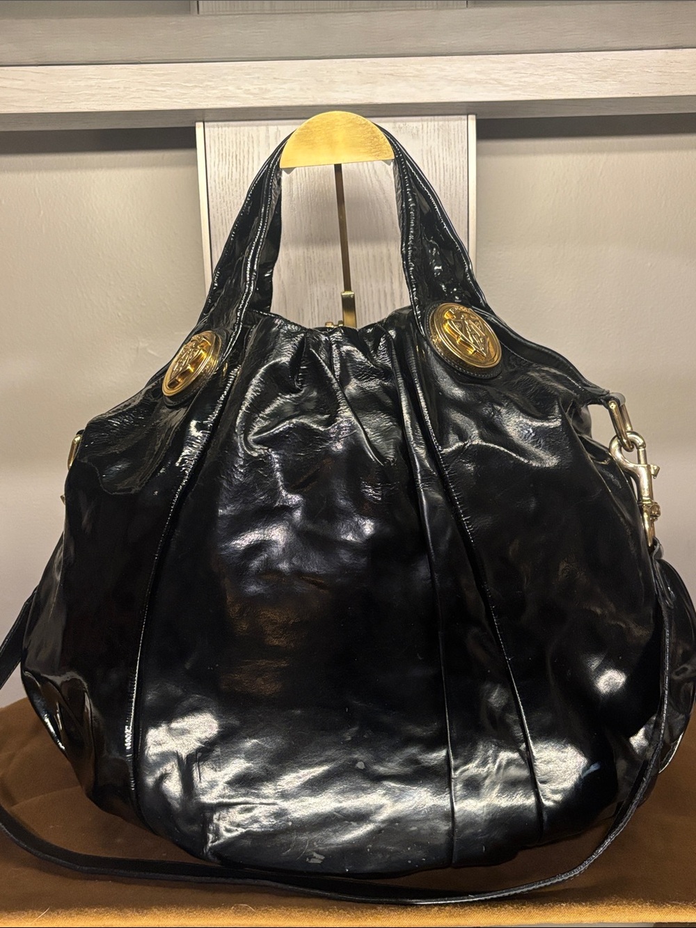 ✨Live Show Listing✨ Gucci Black Patent Leather Shoulder Bag